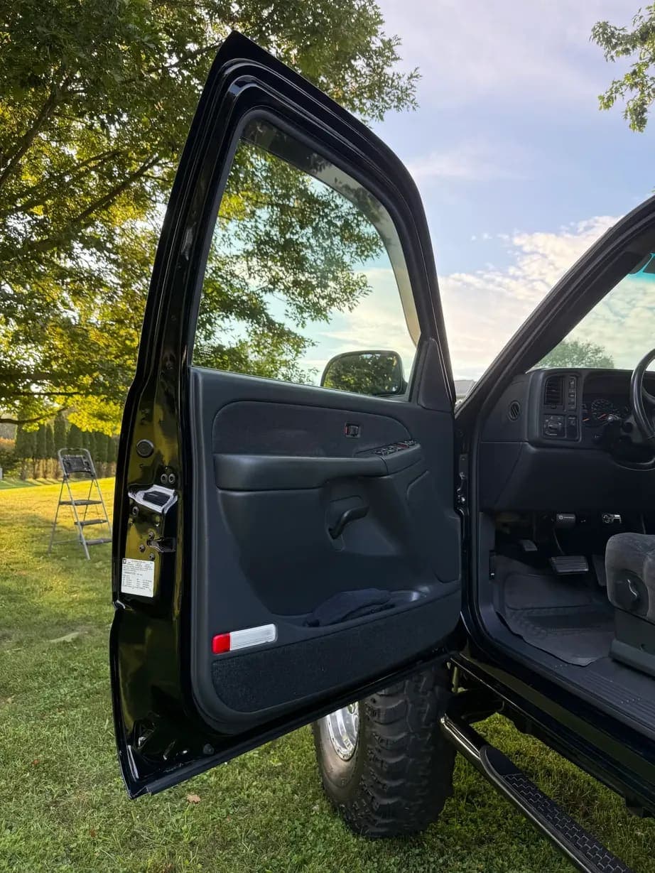 2002 Chevrolet Silverado 2500HD LS, view