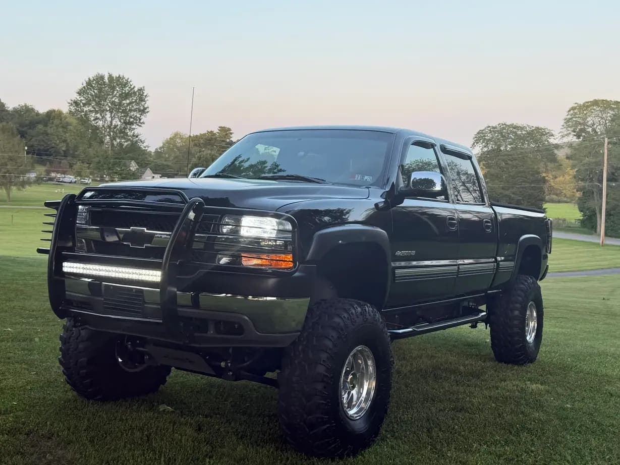 2002 Chevrolet Silverado 2500HD LS, view