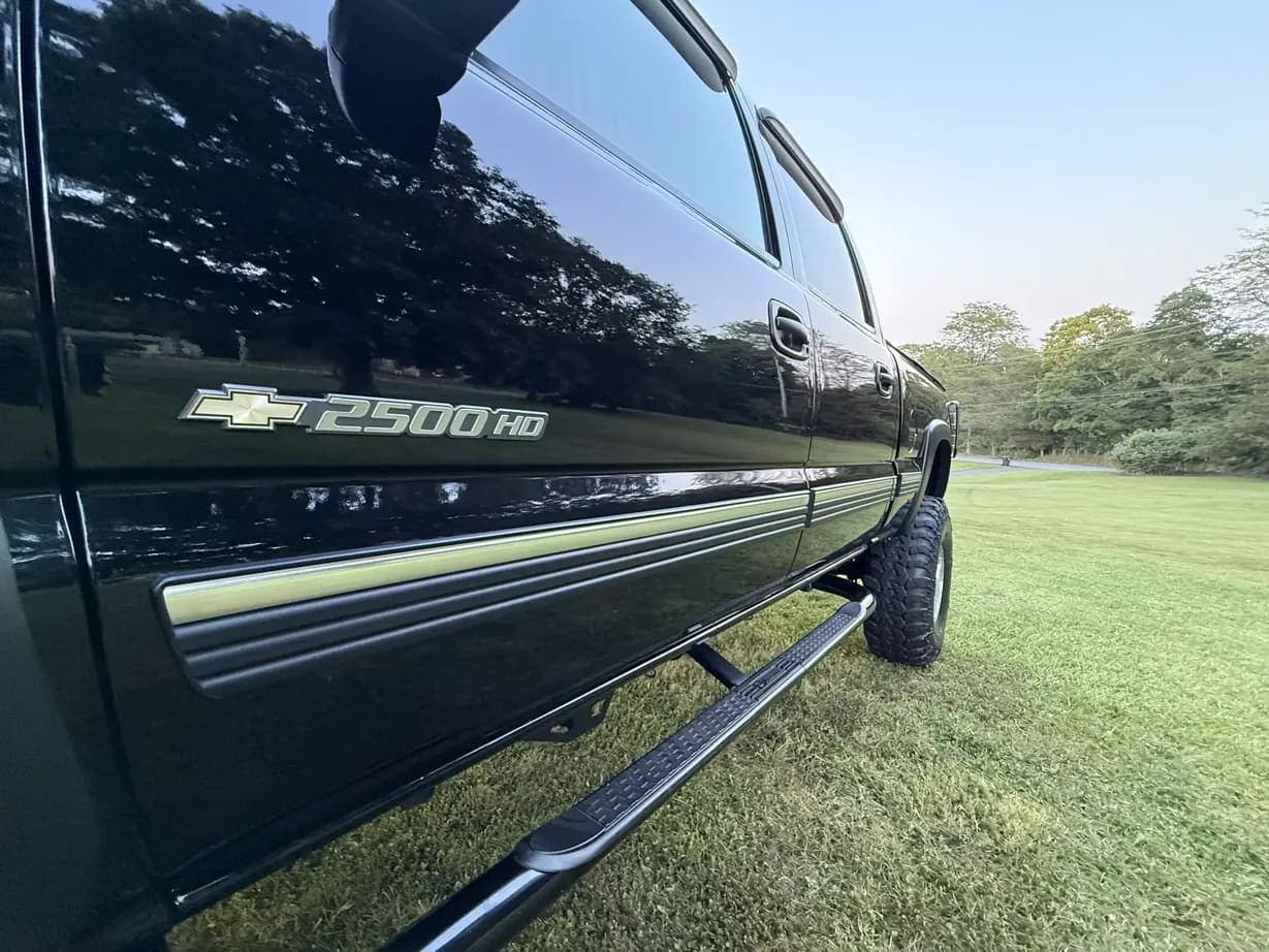 2002 Chevrolet Silverado 2500HD LS, view