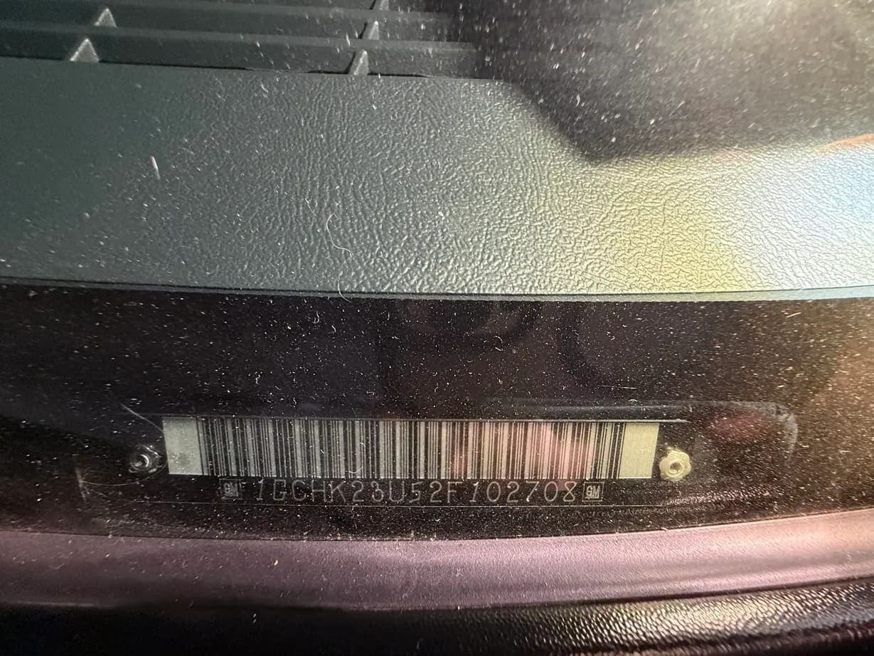 2002 Chevrolet Silverado 2500HD LS, view