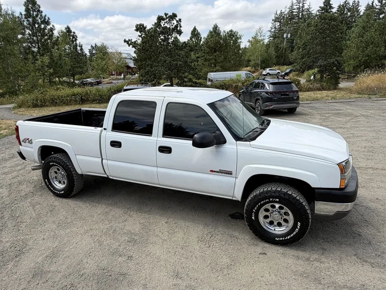 2003 Chevrolet Silverado 2500HD LS, view