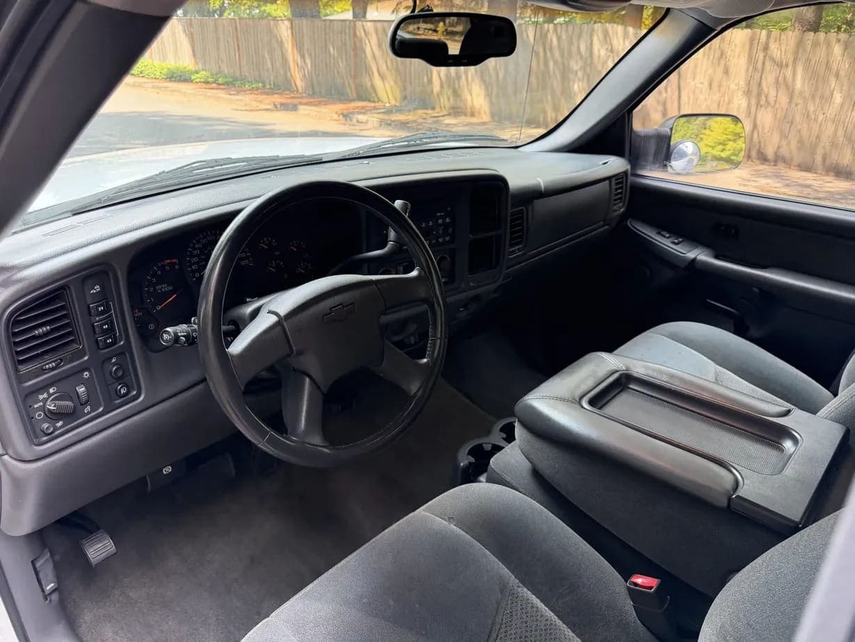 2003 Chevrolet Silverado 2500HD LS, view