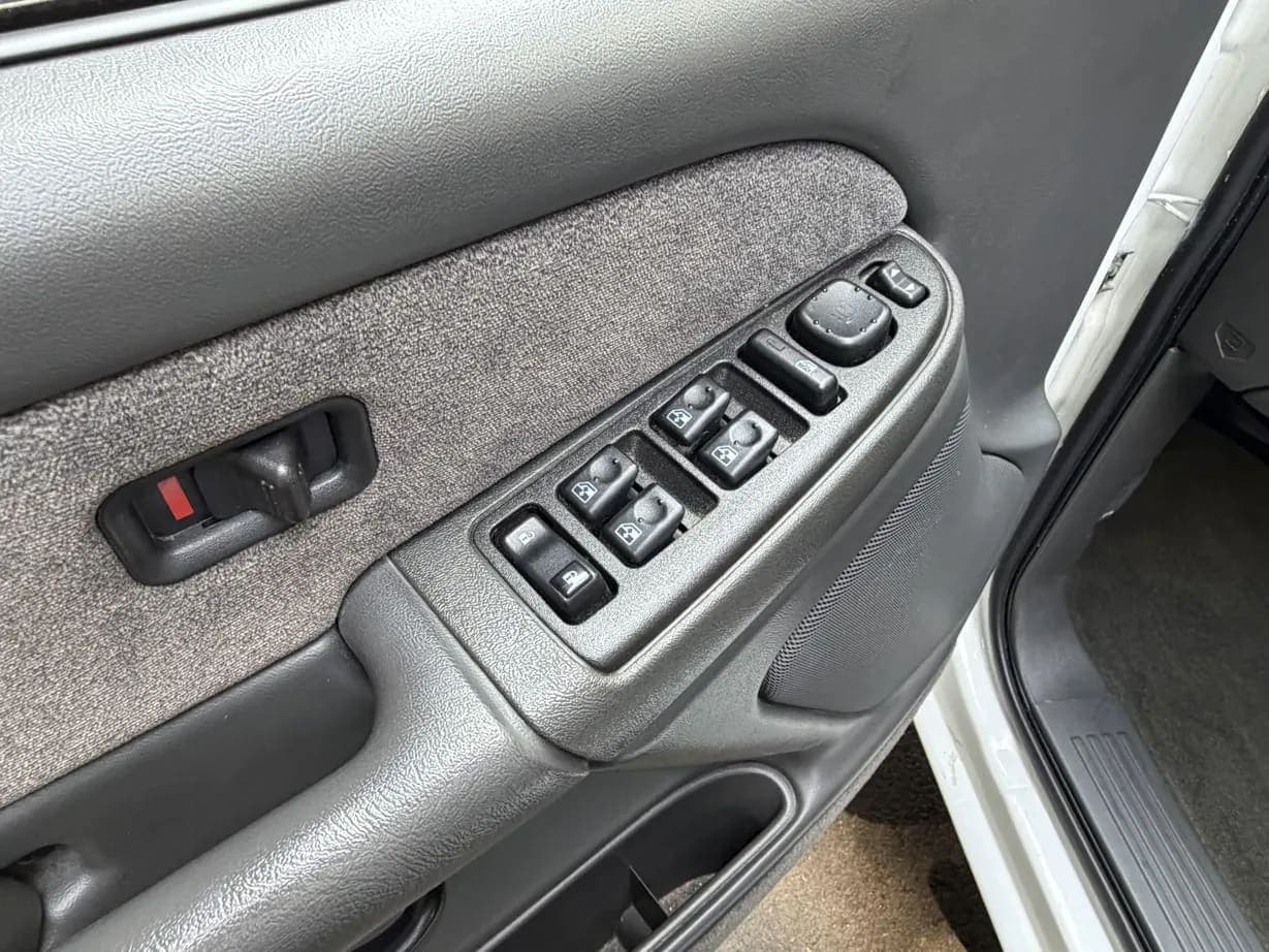 2003 Chevrolet Silverado 2500HD LS, view