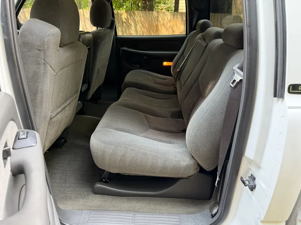 2003 Chevrolet Silverado 2500HD LS, view