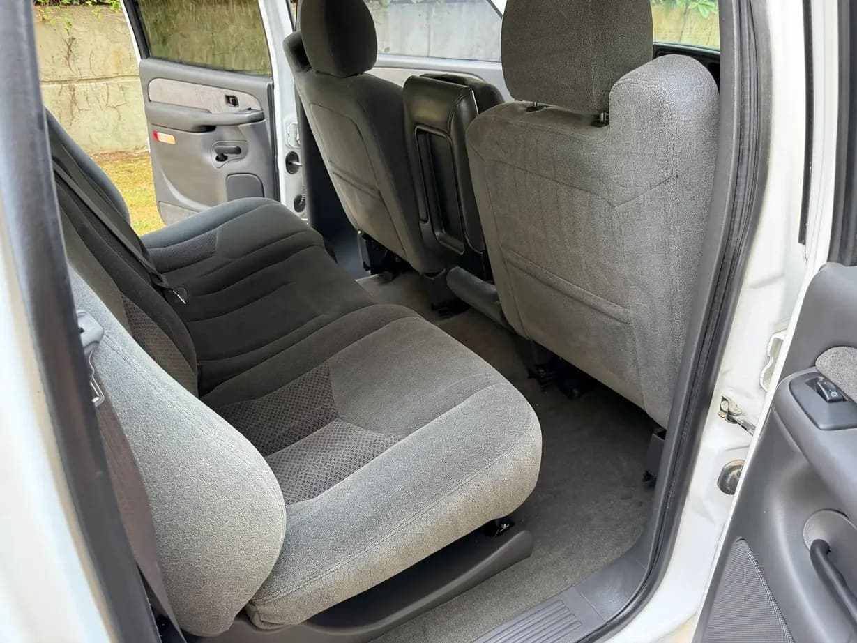 2003 Chevrolet Silverado 2500HD LS, view