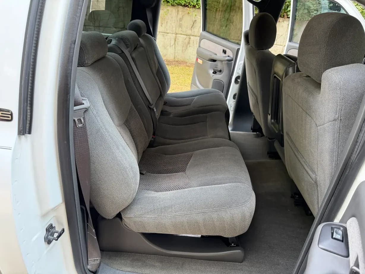 2003 Chevrolet Silverado 2500HD LS, view