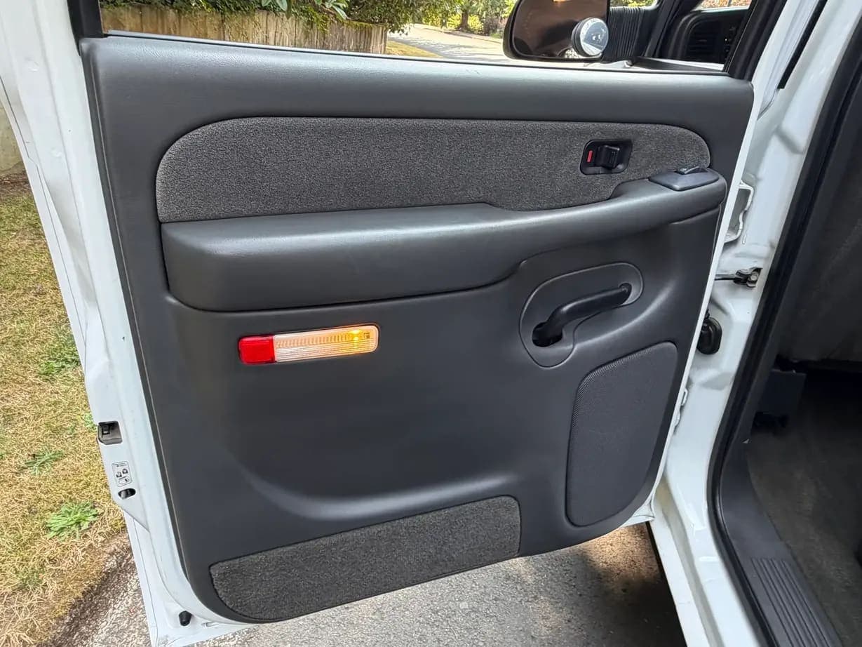 2003 Chevrolet Silverado 2500HD LS, view