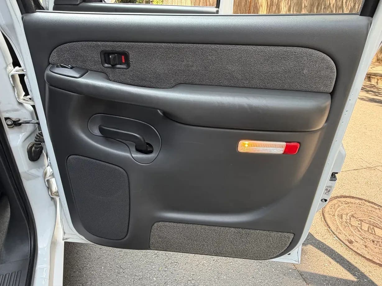 2003 Chevrolet Silverado 2500HD LS, view