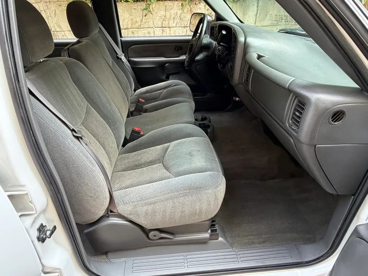 2003 Chevrolet Silverado 2500HD LS, view