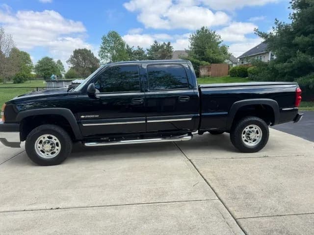 2003 Chevrolet Silverado 2500HD LT, view 1