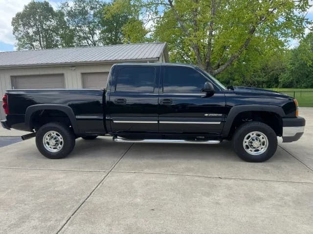 2003 Chevrolet Silverado 2500HD LT, view