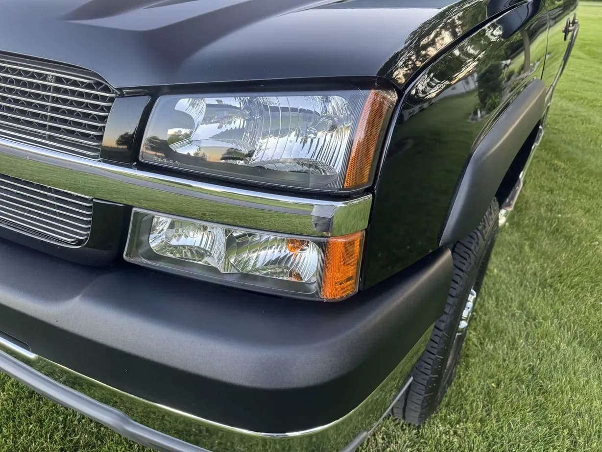 2003 Chevrolet Silverado 2500HD LT, view