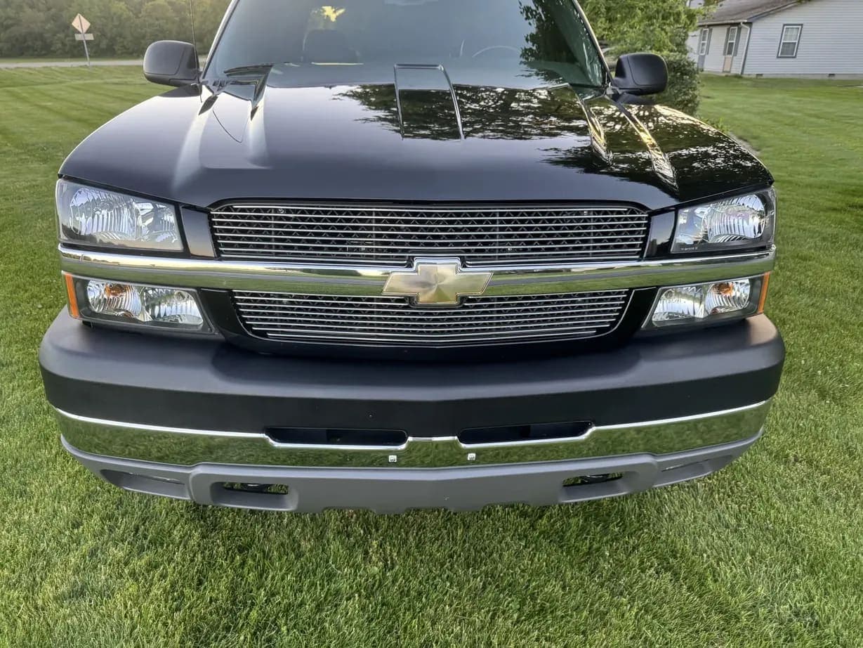 2003 Chevrolet Silverado 2500HD LT, view