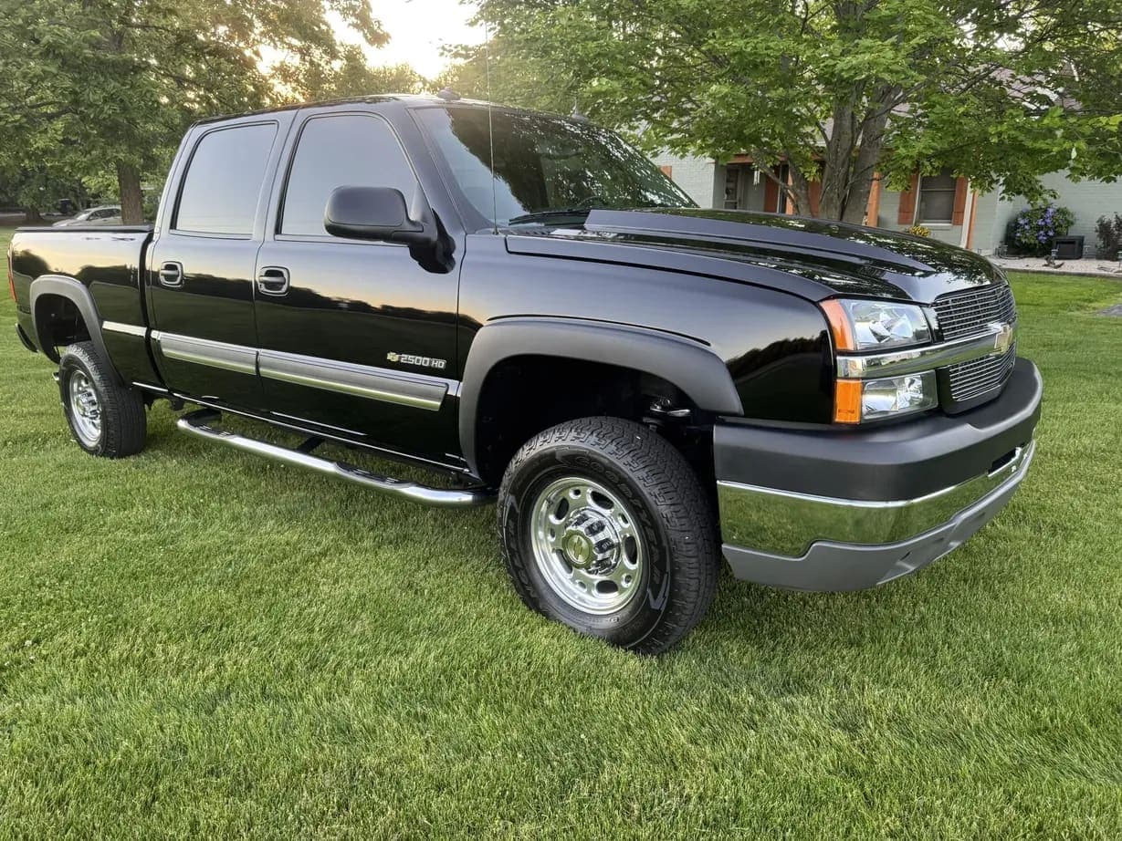 2003 Chevrolet Silverado 2500HD LT, view