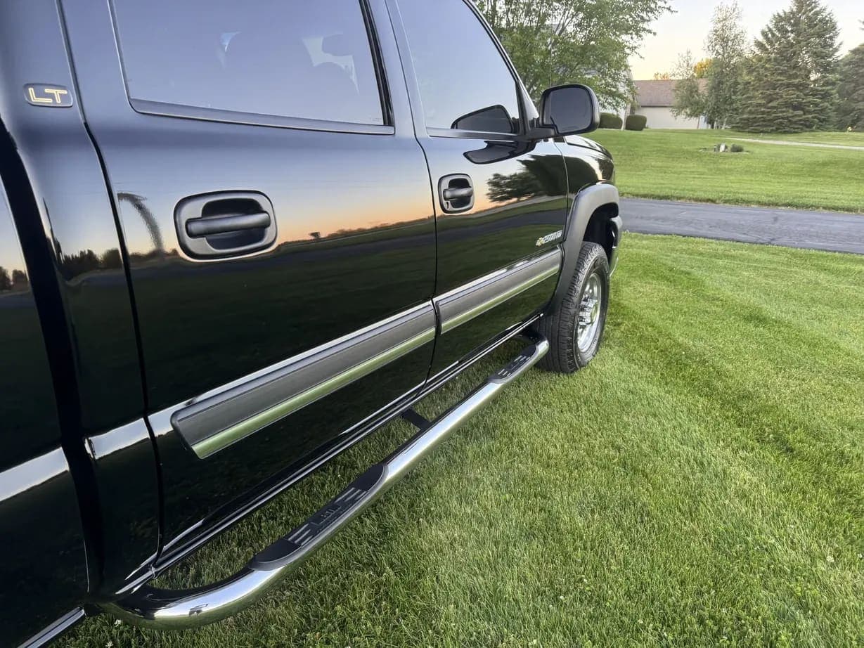 2003 Chevrolet Silverado 2500HD LT, view