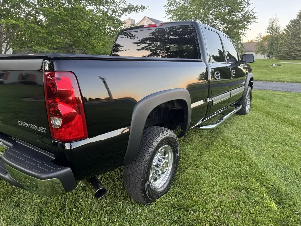 2003 Chevrolet Silverado 2500HD LT, view