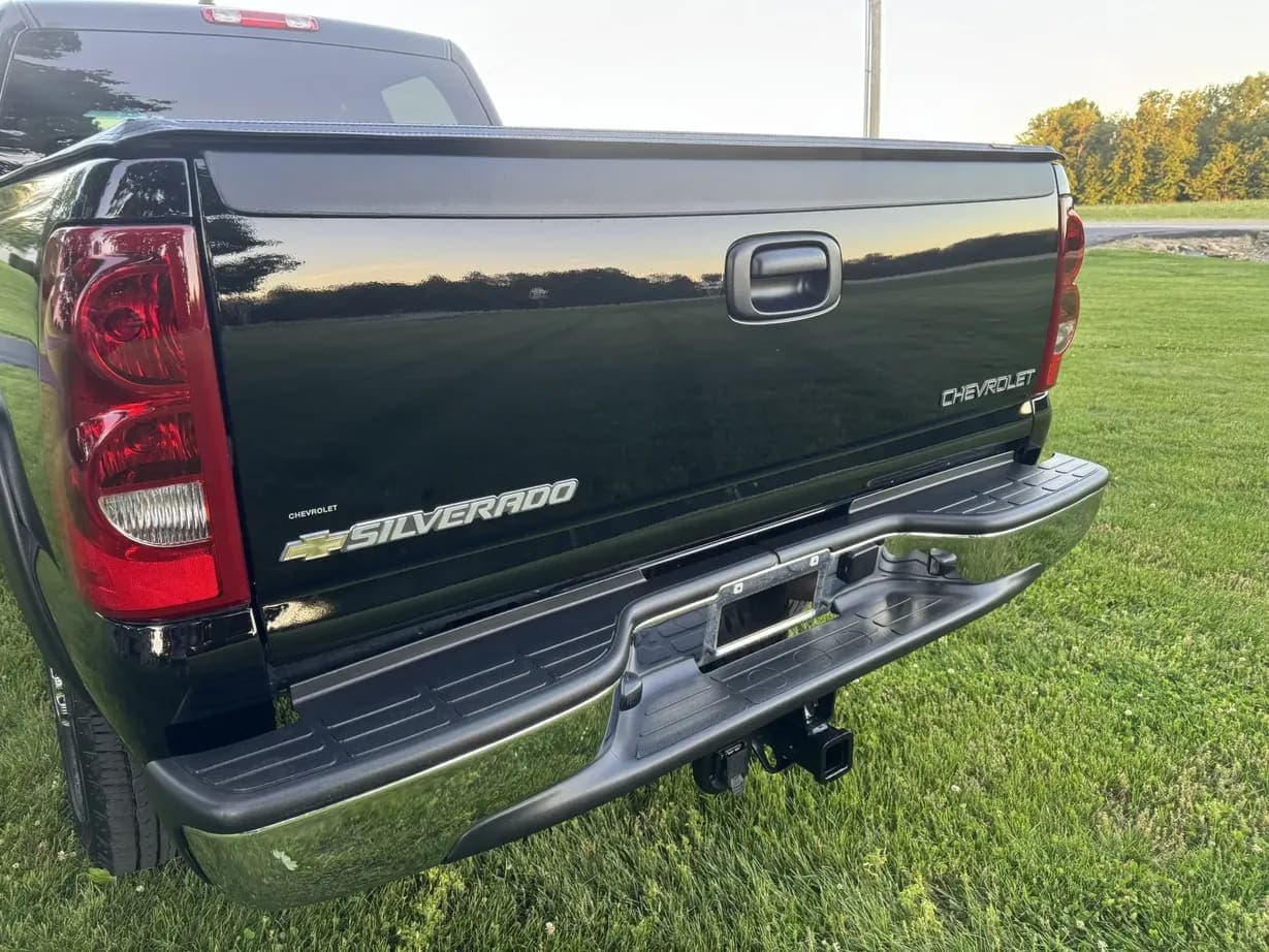 2003 Chevrolet Silverado 2500HD LT, view