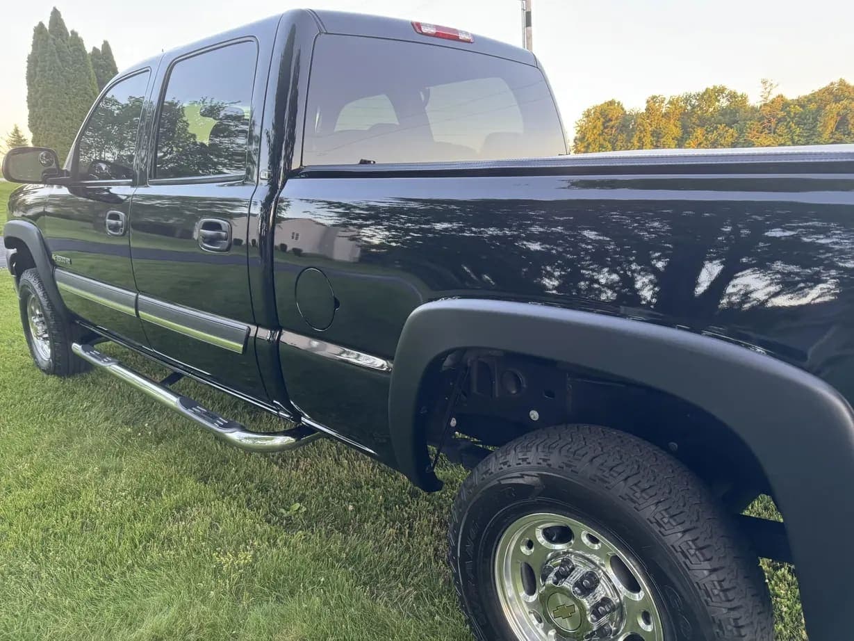 2003 Chevrolet Silverado 2500HD LT, view