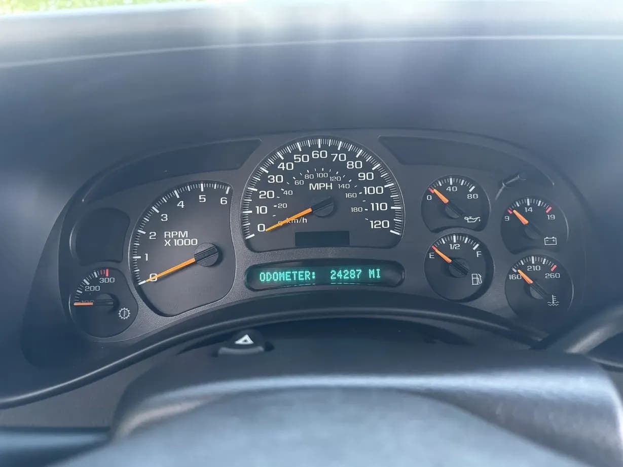 2003 Chevrolet Silverado 2500HD LT, view