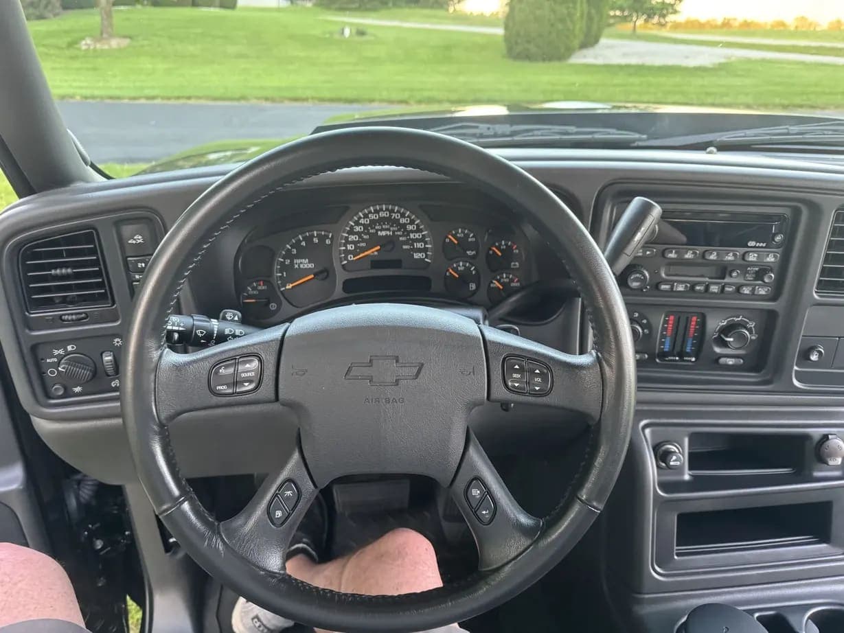 2003 Chevrolet Silverado 2500HD LT, view