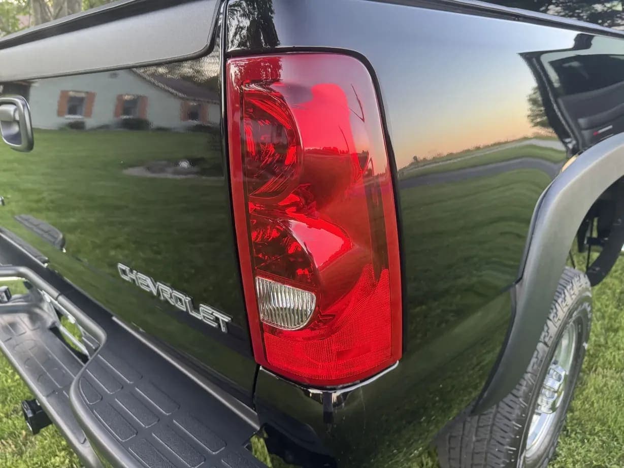 2003 Chevrolet Silverado 2500HD LT, view