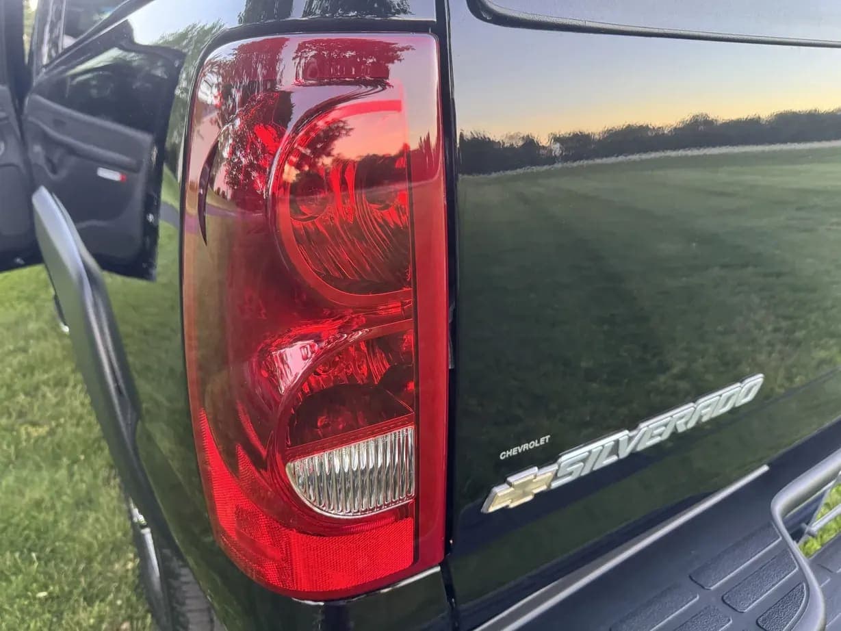 2003 Chevrolet Silverado 2500HD LT, view