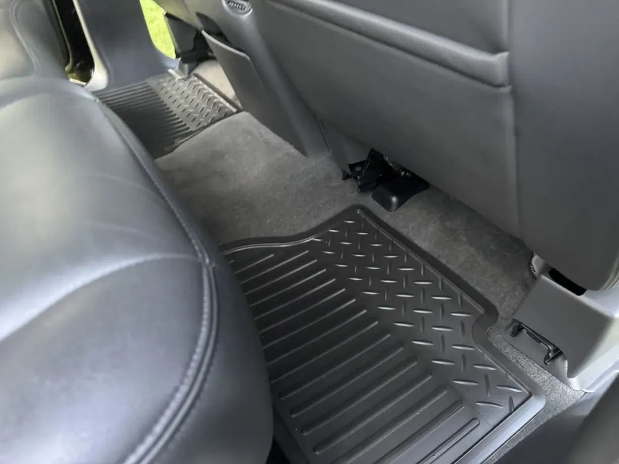 2003 Chevrolet Silverado 2500HD LT, view