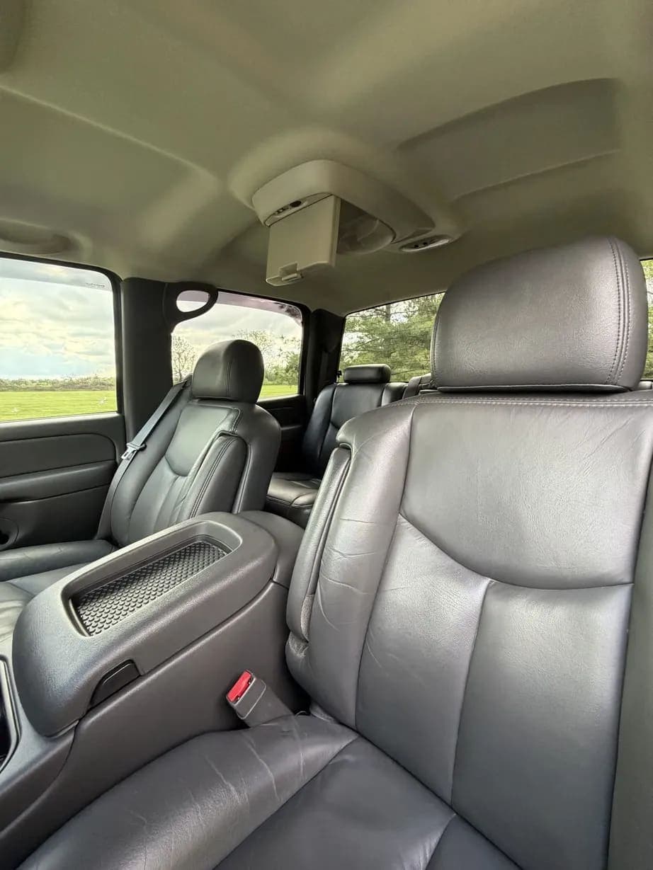 2007 Chevrolet Silverado 3500 Classic LT, view