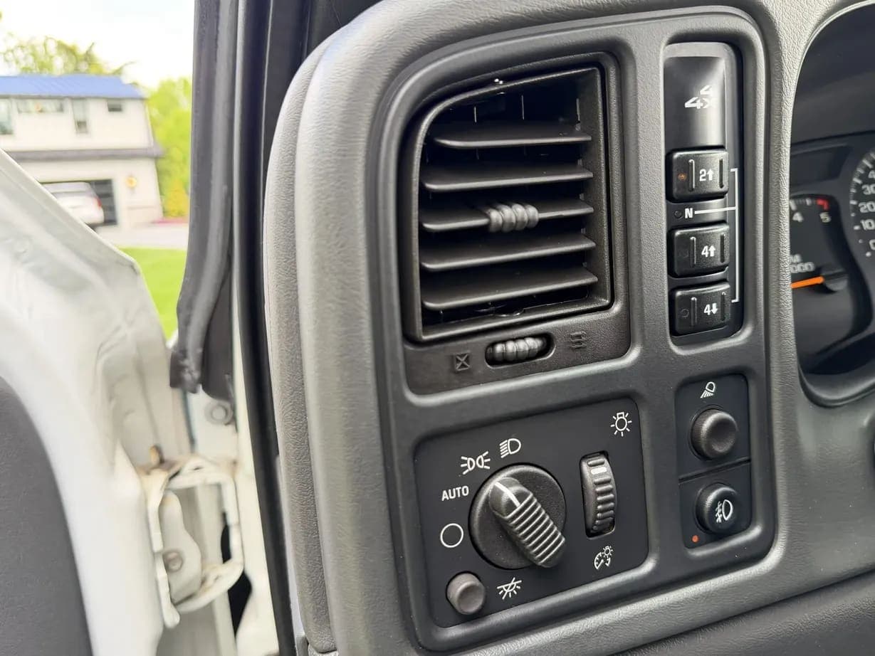 2007 Chevrolet Silverado 3500 Classic LT, view