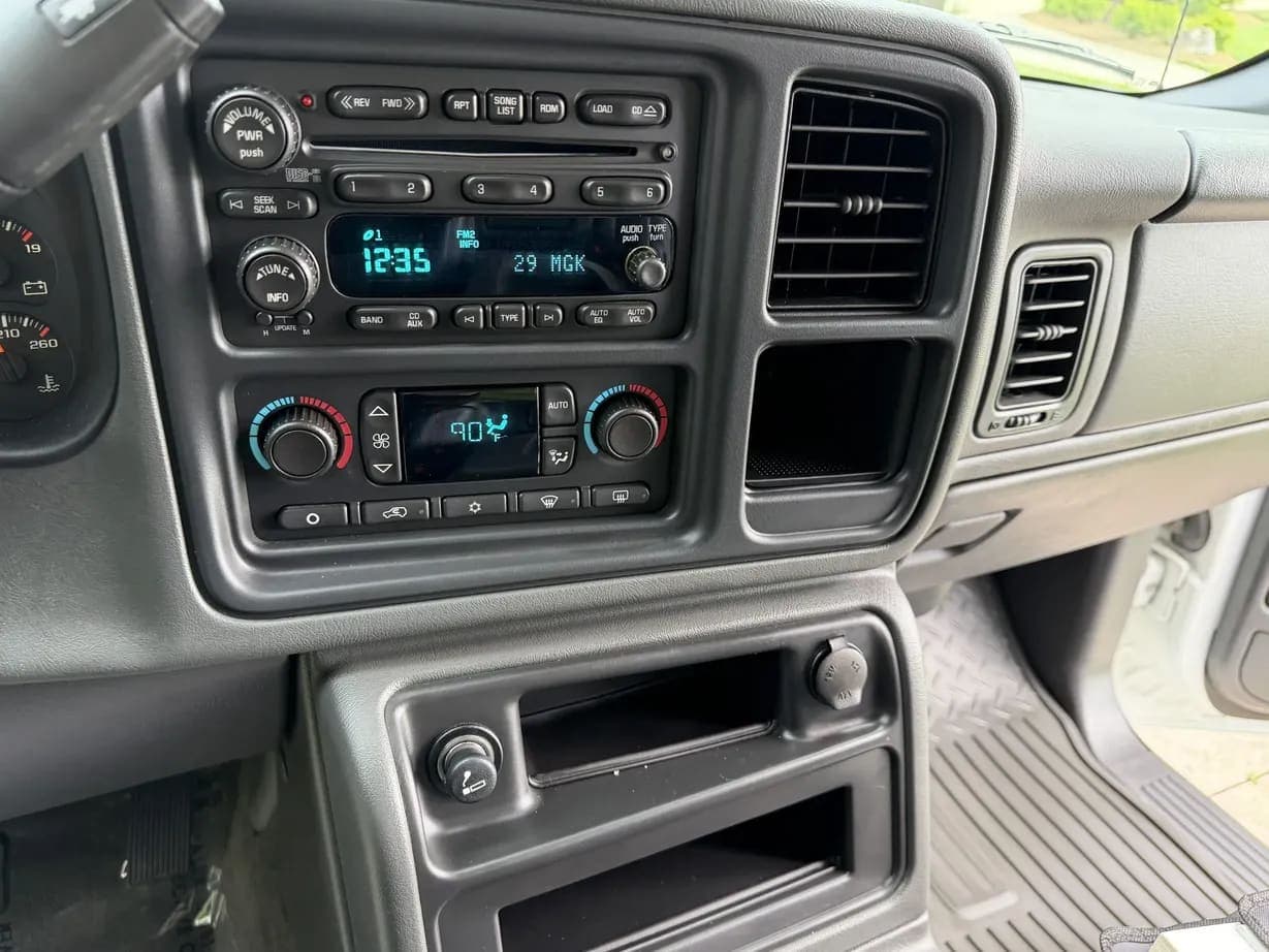 2007 Chevrolet Silverado 3500 Classic LT, view