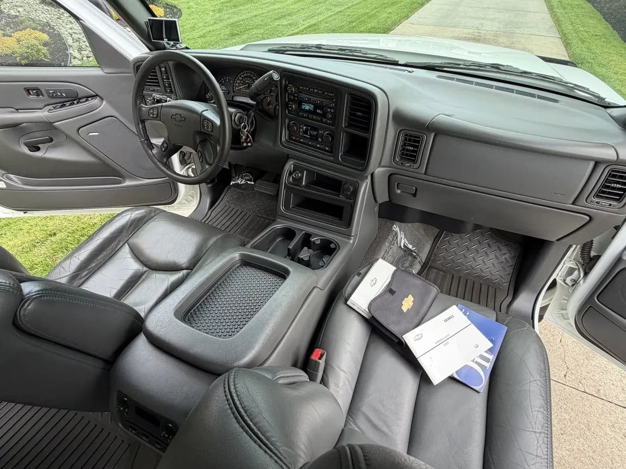 2007 Chevrolet Silverado 3500 Classic LT, view
