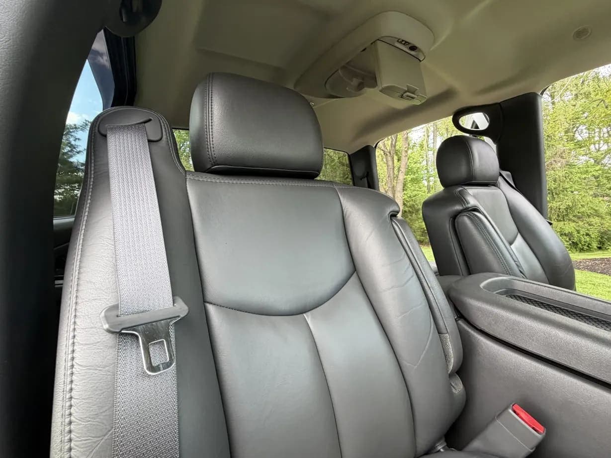 2007 Chevrolet Silverado 3500 Classic LT, view