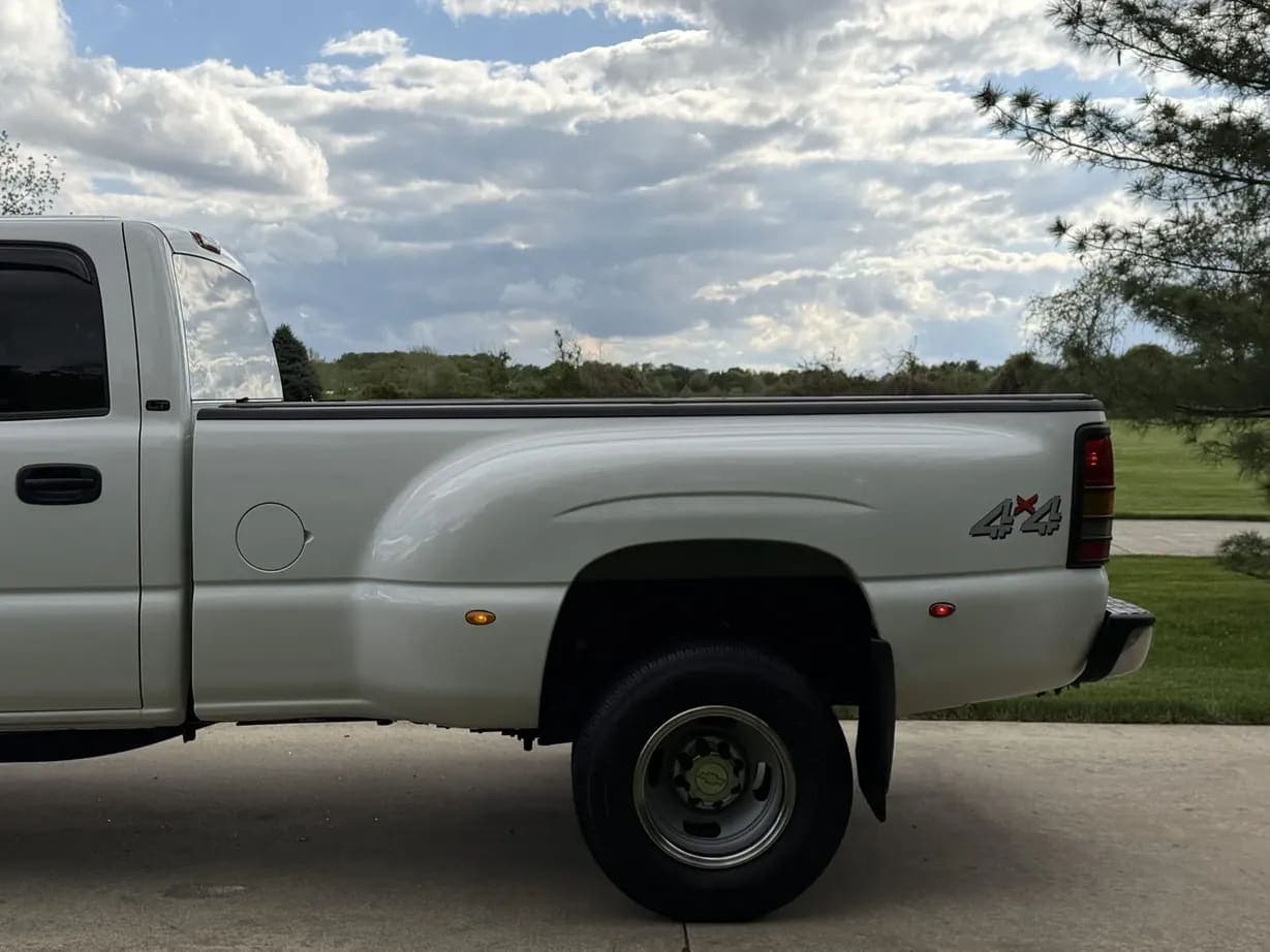 2007 Chevrolet Silverado 3500 Classic LT, view