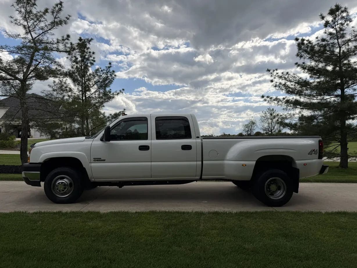 2007 Chevrolet Silverado 3500 Classic LT, view