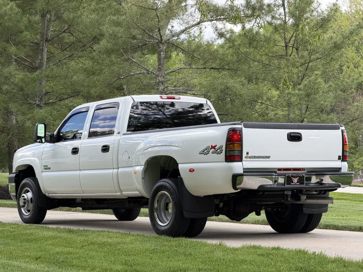 2007 Chevrolet Silverado 3500 Classic LT, view