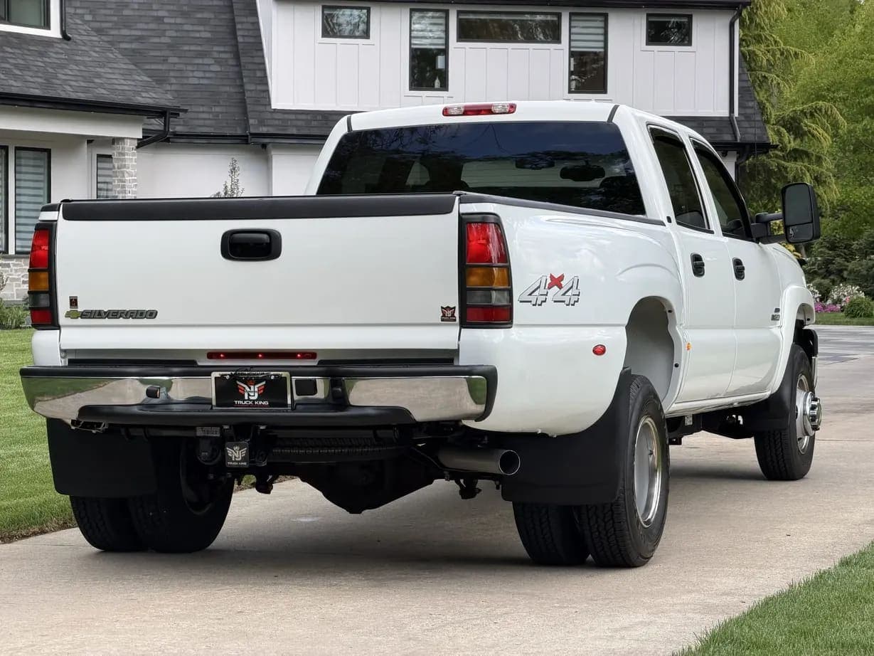 2007 Chevrolet Silverado 3500 Classic LT, view