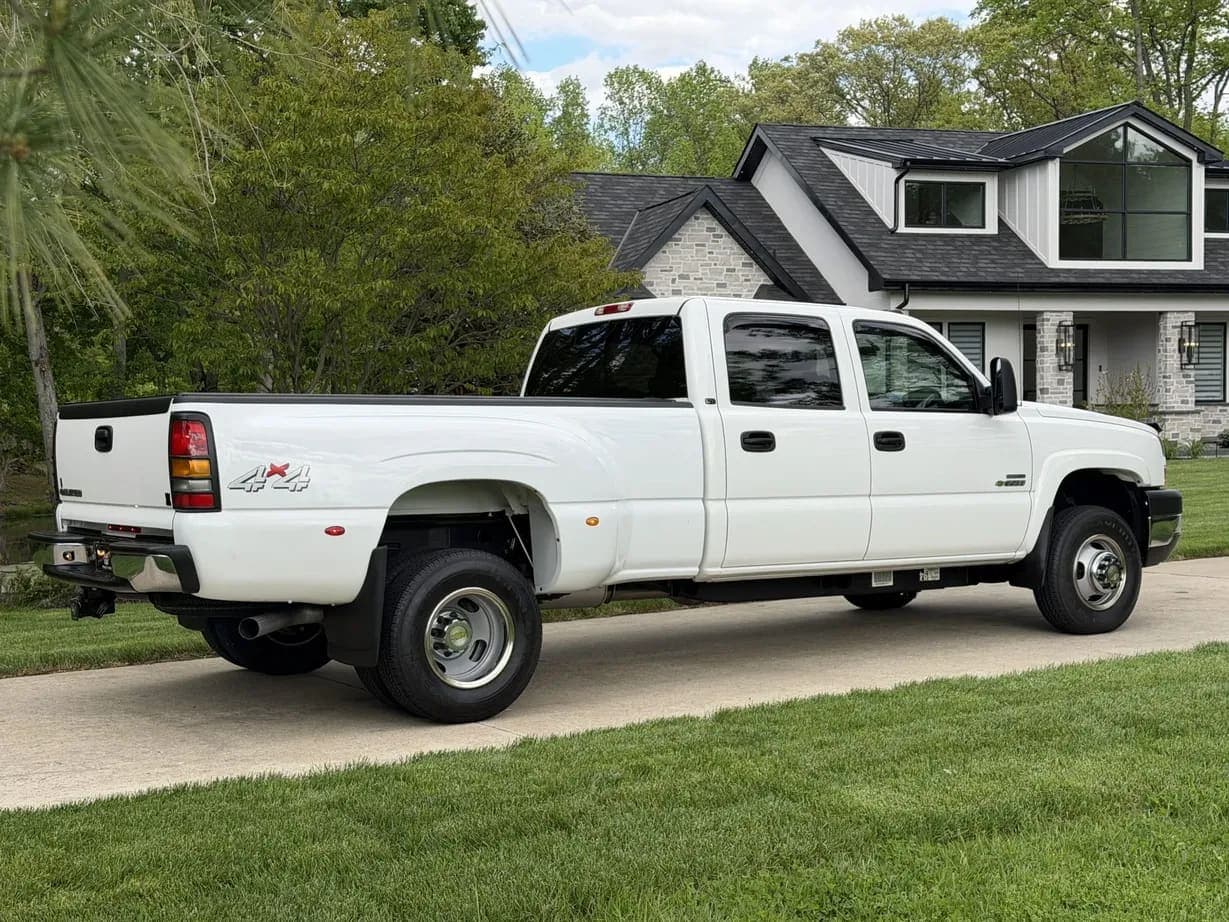 2007 Chevrolet Silverado 3500 Classic LT, view