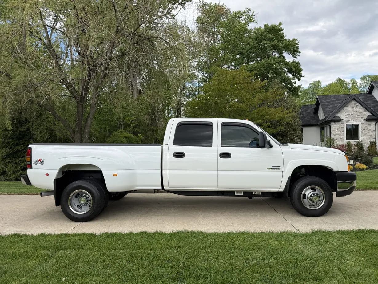 2007 Chevrolet Silverado 3500 Classic LT, view