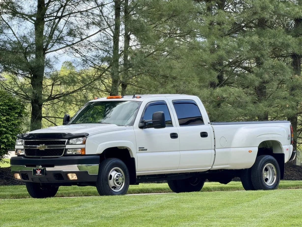 2007 Chevrolet Silverado 3500 Classic LT, view