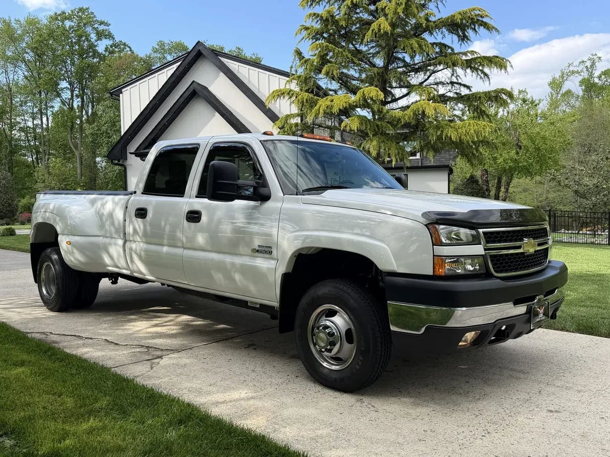 2007 Chevrolet Silverado 3500 Classic LT, view