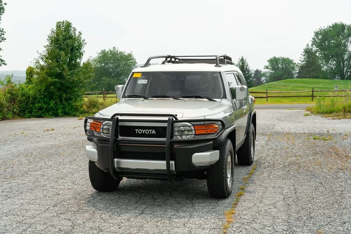 2010 Toyota FJ Cruiser exterior