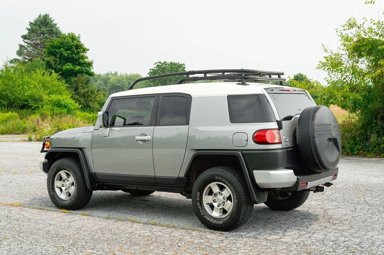 2010 Toyota FJ Cruiser, view
