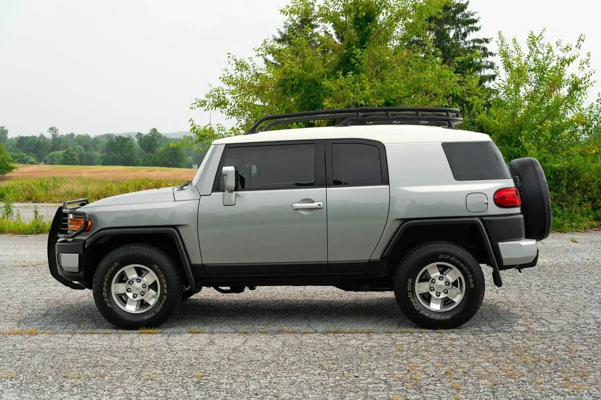 2010 Toyota FJ Cruiser, view