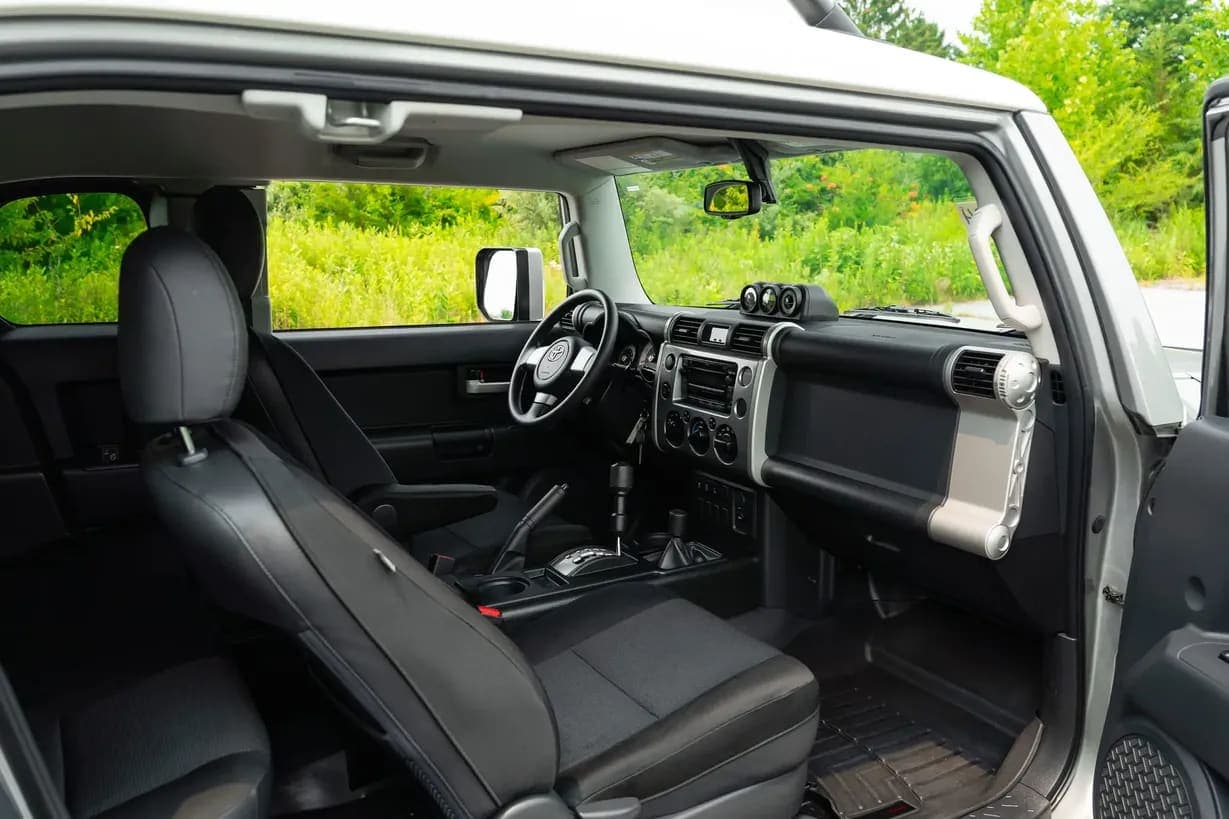 2010 Toyota FJ Cruiser, view