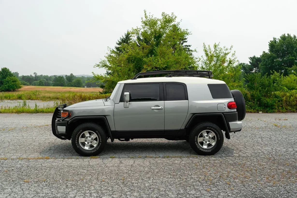 2010 Toyota FJ Cruiser, view