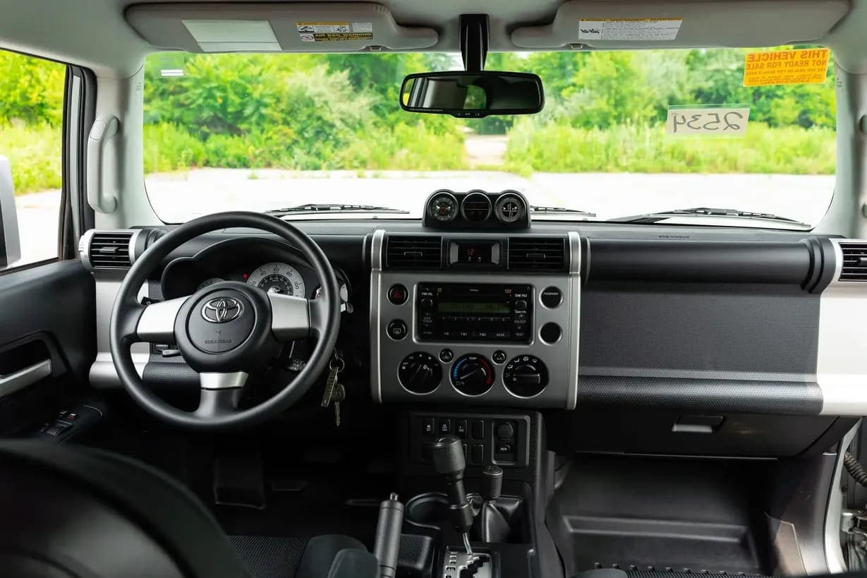 2010 Toyota FJ Cruiser, view