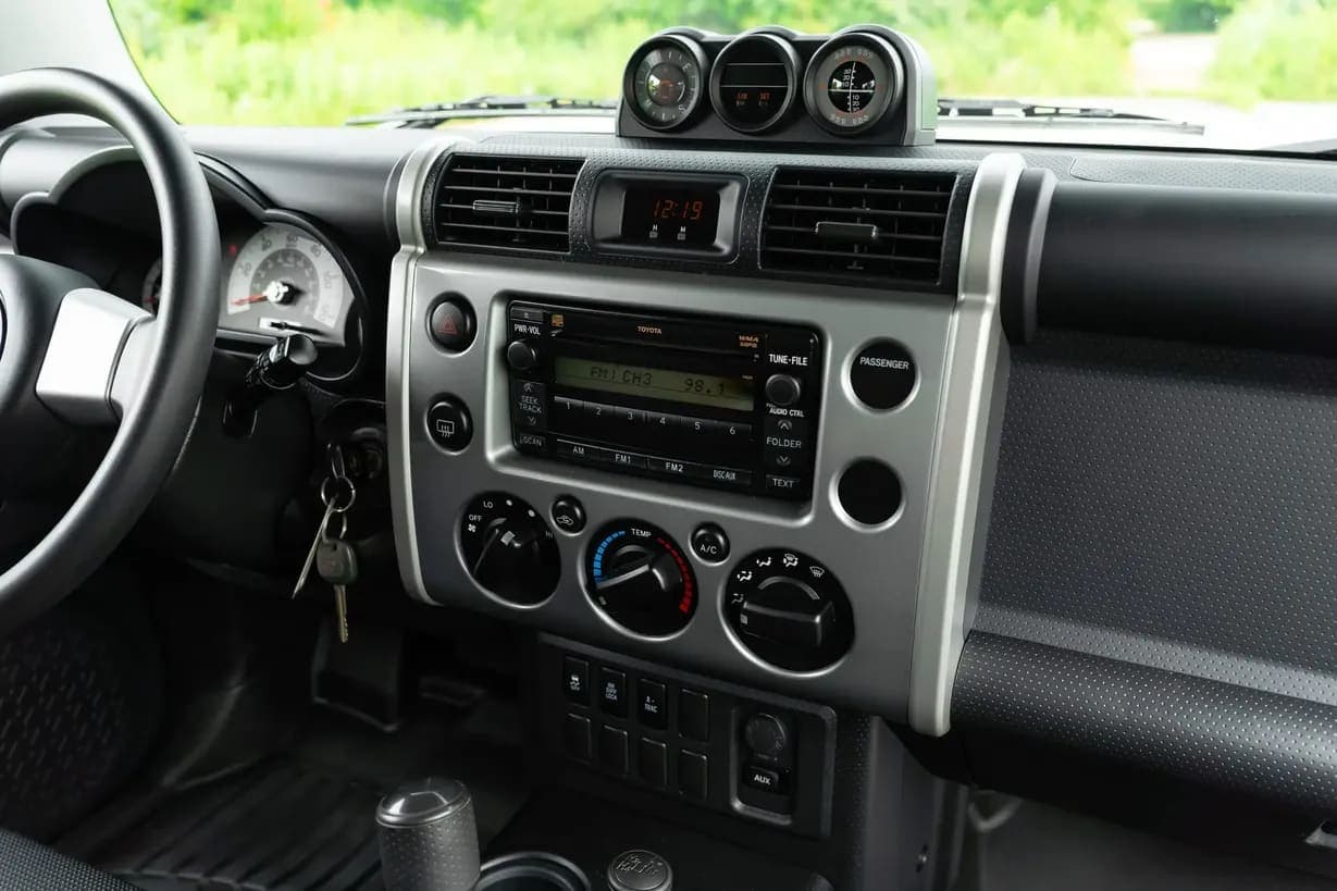 2010 Toyota FJ Cruiser, view
