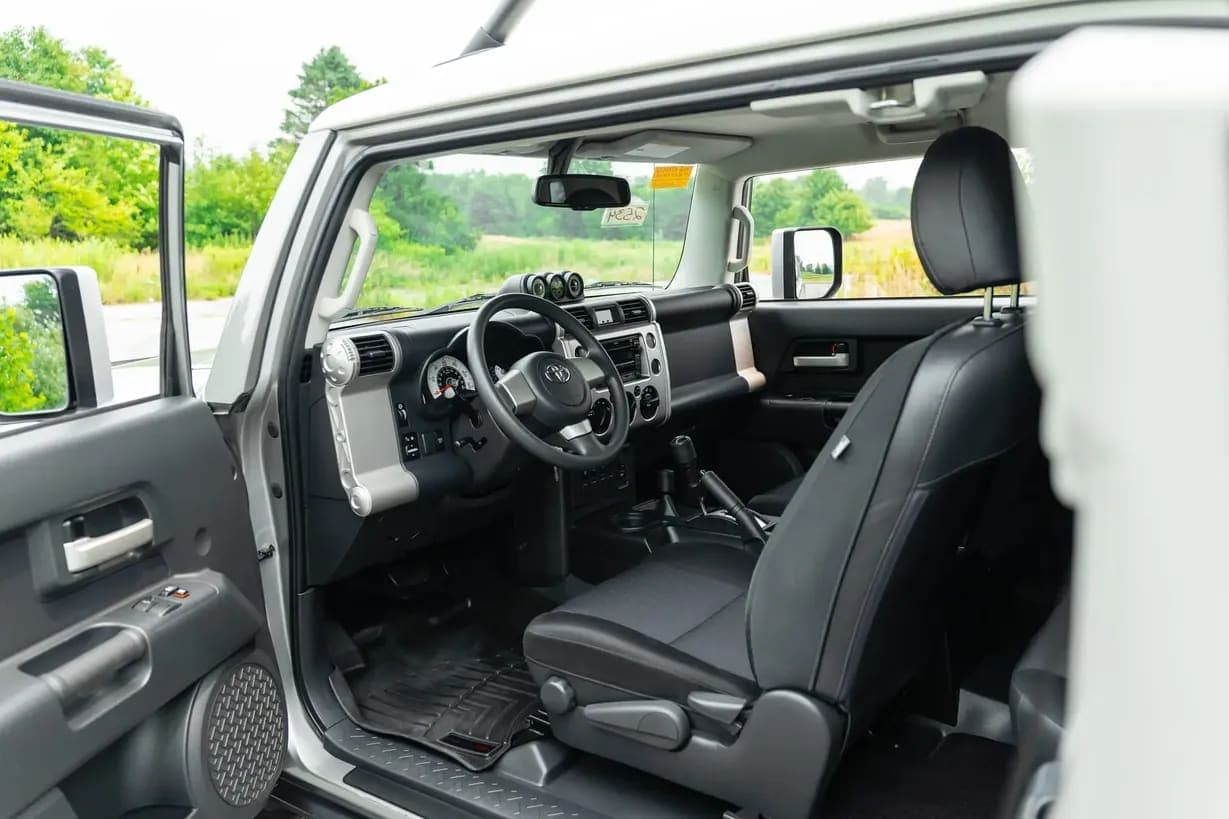 2010 Toyota FJ Cruiser, view
