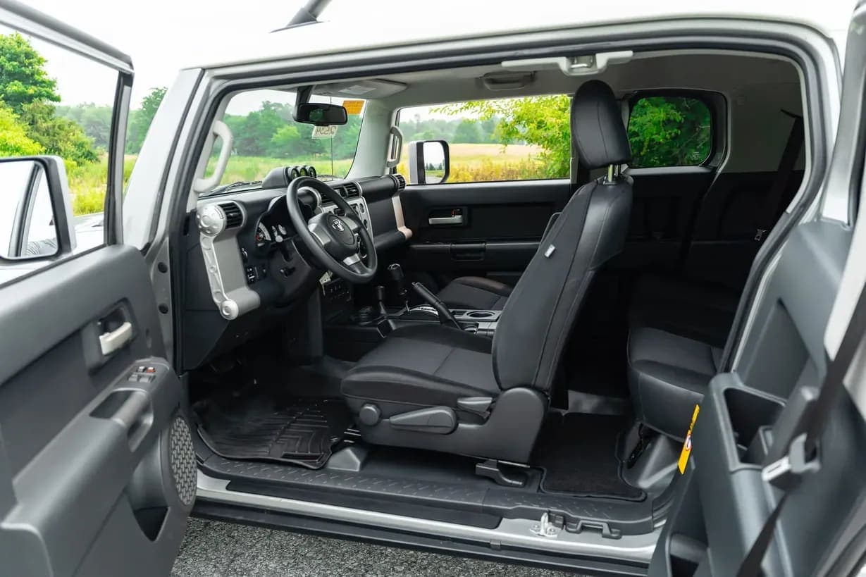 2010 Toyota FJ Cruiser, view