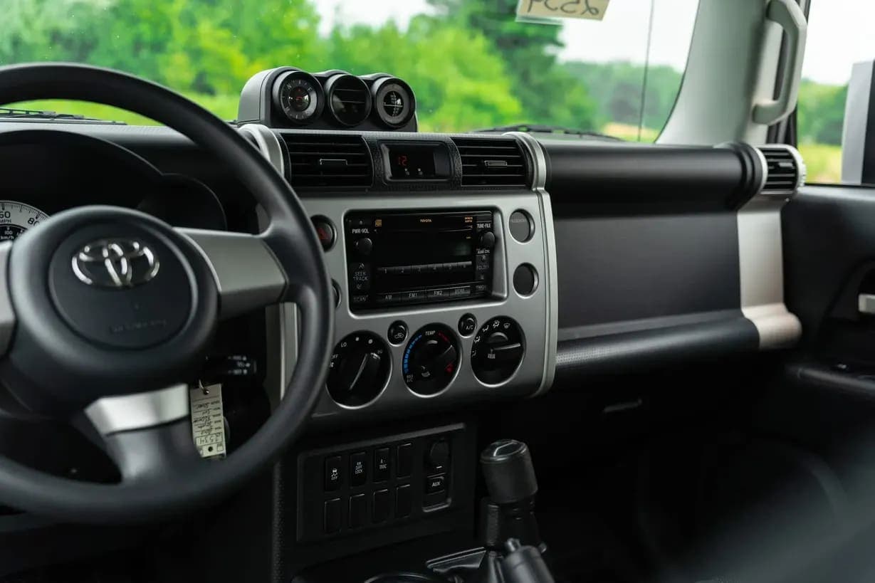 2010 Toyota FJ Cruiser, view